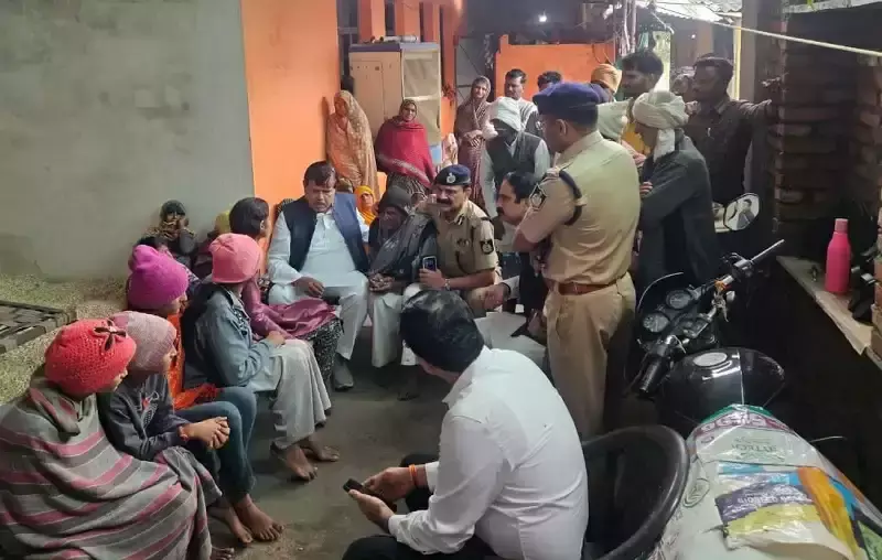 Bhopal: तोमर ने मृतक के परिजनों से मुलाकात कर साझा किया दुख Bhopal: तोमर ने मृतक के परिजनों से मुलाकात कर साझा किया दुख