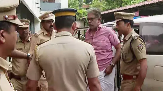 kerala : जांच टीम ने पोट्टी के साथ मुरारी बाबू के वित्तीय लेन-देन की पड़ताल शुरू की