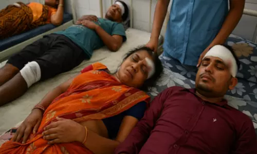 Bengal में 70 फीट ऊंचा जगद्धात्री पूजा मंडप ढह गया, 14 घायल Bengal में 70 फीट ऊंचा जगद्धात्री पूजा मंडप ढह गया, 14 घायल