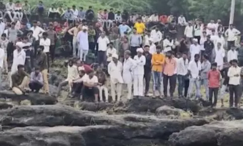 Amreli: राजुला में धतरवाड़ी नदी में चार डूबने के बाद एक की मौत, 3 लापता Amreli: राजुला में धतरवाड़ी नदी में चार डूबने के बाद एक की मौत, 3 लापता