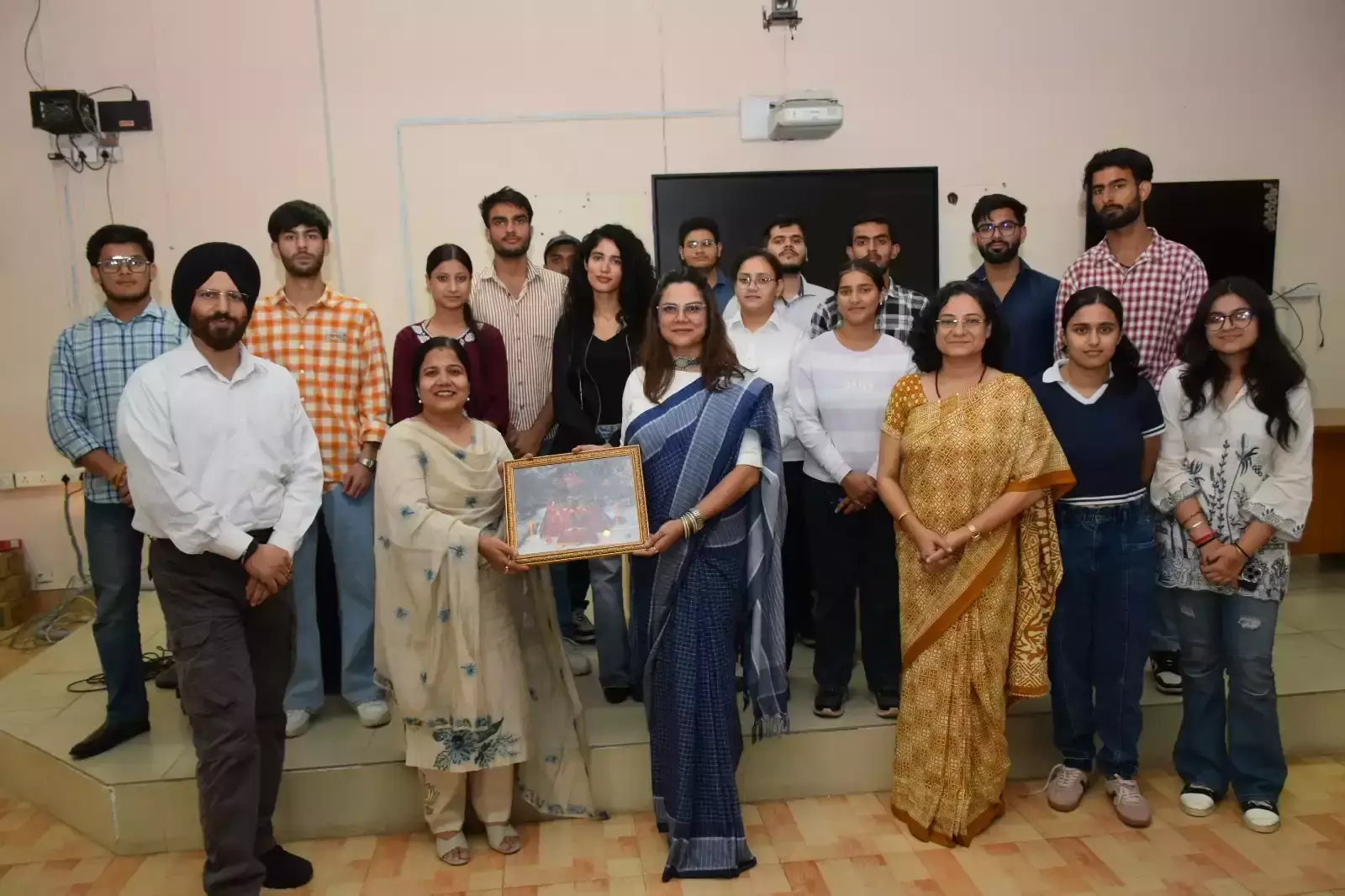 Jammu: एसएमवीडीयू में रोजगारोन्मुख कार्यशाला का हुआ शुभारंभ