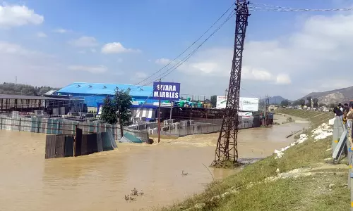 Srinagar: श्रीनगर में 15 करोड़ की लागत से पूरे हुए बाढ़ सुरक्षा उपाय Srinagar: श्रीनगर में 15 करोड़ की लागत से पूरे हुए बाढ़ सुरक्षा उपाय