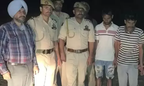 Kathua: पुलिस ने 7.67 ग्राम हेरोइन के साथ दो तस्करों को पकड़ा Kathua: पुलिस ने 7.67 ग्राम हेरोइन के साथ दो तस्करों को पकड़ा