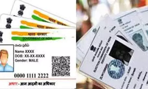 Kolkata: तृणमूल पार्षद पर दोहरे वोटर कार्ड रखने का खुलासा