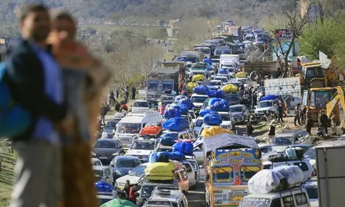 Srinagar: प्रशासन ने दरबार मूव को देखते हुए 1 और 2 नवंबर को ट्रैफिक रोक की घोषणा की