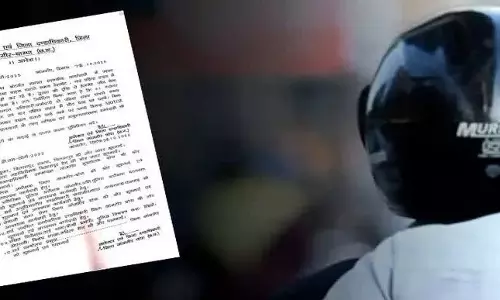 कलेक्टर ने जिले के सभी शासकीय कर्मचारियों को हेलमेट पहनना किया अनिवार्य
