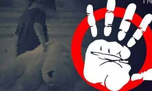 Telangana : 4 साल की बच्ची से रेप के आरोप में लड़का गिरफ्तार Telangana : 4 साल की बच्ची से रेप के आरोप में लड़का गिरफ्तार