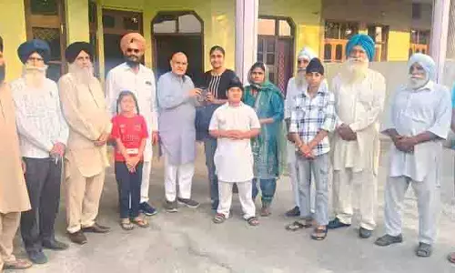 चोटाला के ग्रामीणों और पूर्व सांसद खन्ना ने NDA की उपलब्धि हासिल करने वाली सहजलदीप कौर को सम्मानित किया