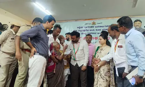 आवेदनों का समय सीमा के भीतर निपटारा करें: मंत्री संतोष लाड ने निर्देश दिया आवेदनों का समय सीमा के भीतर निपटारा करें: मंत्री संतोष लाड ने निर्देश दिया