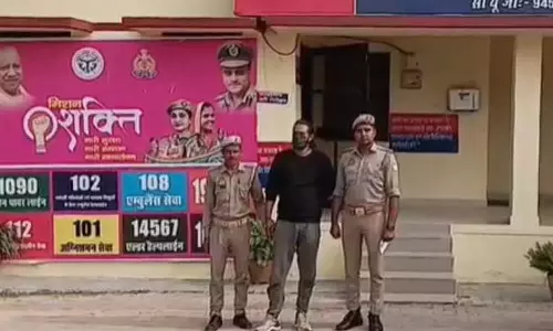 युवक को कार की बोनट पर 8 किलोमीटर तक घसीटा, चार आरोपी गिरफ्तार युवक को कार की बोनट पर 8 किलोमीटर तक घसीटा, चार आरोपी गिरफ्तार