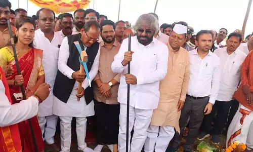 काम को तेज़ी से और अच्छी क्वालिटी के साथ पूरा करें: Minister Ishwar Khandre