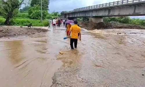 कोरापुट में भारी बारिश और भूस्खलन, चक्रवात मोन्था का कहर कोरापुट में भारी बारिश और भूस्खलन, चक्रवात मोन्था का कहर