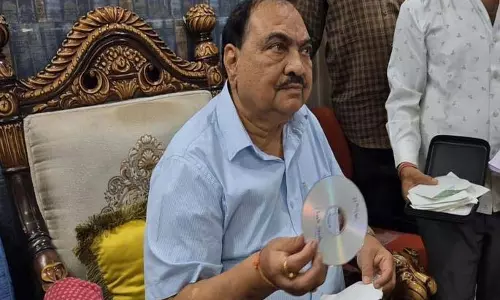 Eknath Khadse का बड़ा खुलासा: बंगले से चोरी हुई सीडी, पेन ड्राइव, दस्तावेज