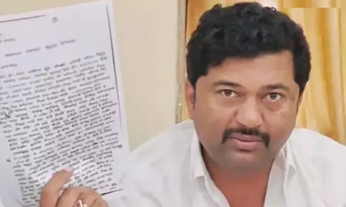 Phaltan महिला डॉक्टर मौत मामले में नया मोड़: महबूब शेख को मिला 3 पन्नों का पत्र Phaltan महिला डॉक्टर मौत मामले में नया मोड़: महबूब शेख को मिला 3 पन्नों का पत्र