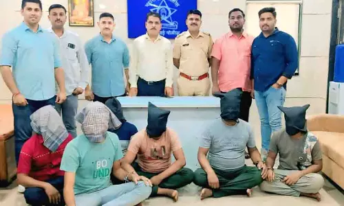 झारखंड के 6 आरोपित नवी मुंबई में ठगी के मामले में गिरफ्तार झारखंड के 6 आरोपित नवी मुंबई में ठगी के मामले में गिरफ्तार