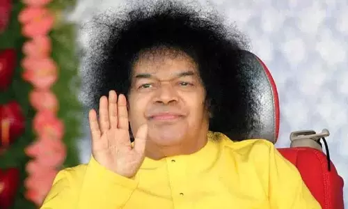 Sathya Sai जयंती समारोह पर जनहित याचिका.. आंध्र प्रदेश उच्च न्यायालय ने याचिकाकर्ता को चेतावनी दी