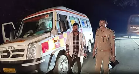 नाव हादसा: रेस्क्यू अभियान में जुटी NDRF और SDRF की टीमें, 8 लापता लोगों की तलाश नाव हादसा: रेस्क्यू अभियान में जुटी NDRF और SDRF की टीमें, 8 लापता लोगों की तलाश
