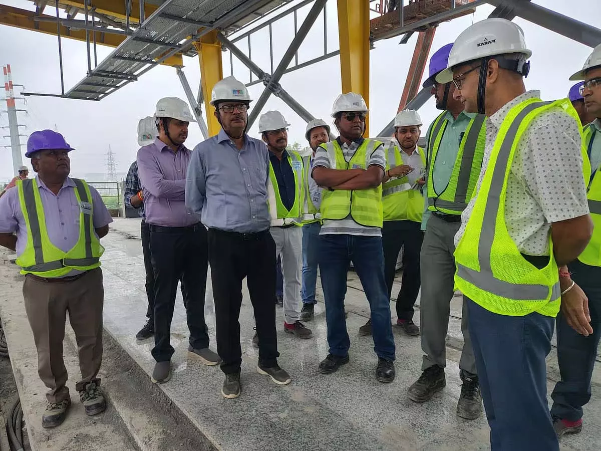 Indore : MPMRCL के MD ने प्रायोरिटी कॉरिडोर का फील्ड इंस्पेक्शन किया Indore : MPMRCL के MD ने प्रायोरिटी कॉरिडोर का फील्ड इंस्पेक्शन किया