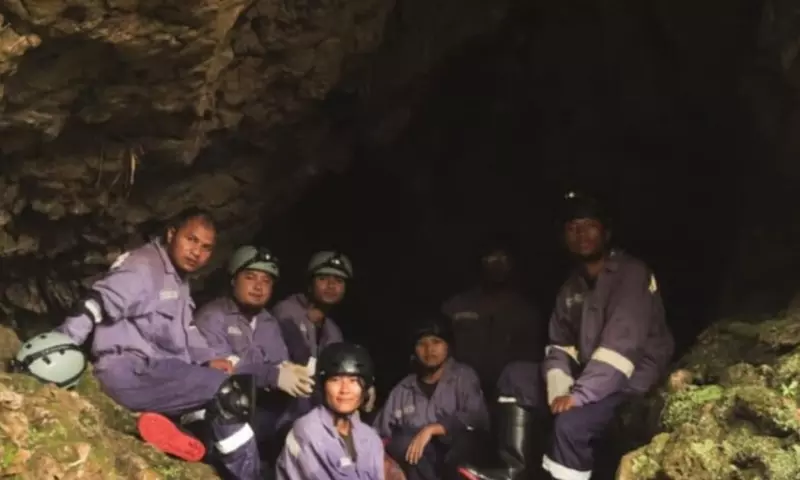 Meghalaya की गुफाओं में सतत पर्यटन को बढ़ावा दे रहे हैं खासी फिल्म निर्माता Meghalaya की गुफाओं में सतत पर्यटन को बढ़ावा दे रहे हैं खासी फिल्म निर्माता