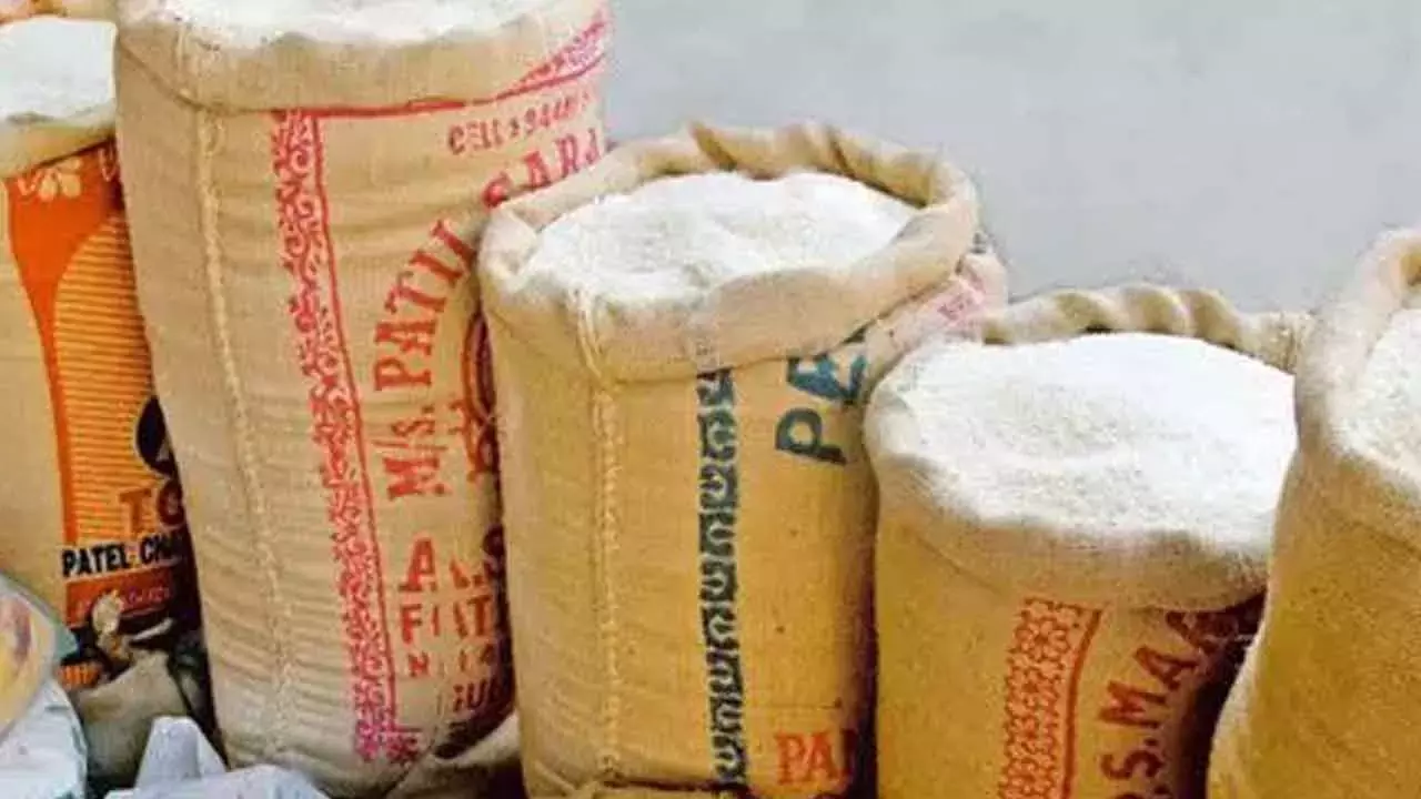 अतिरिक्त स्टॉक से निपटने के लिए तेलंगाना की नजर वैश्विक चावल बाजारों पर अतिरिक्त स्टॉक से निपटने के लिए तेलंगाना की नजर वैश्विक चावल बाजारों पर
