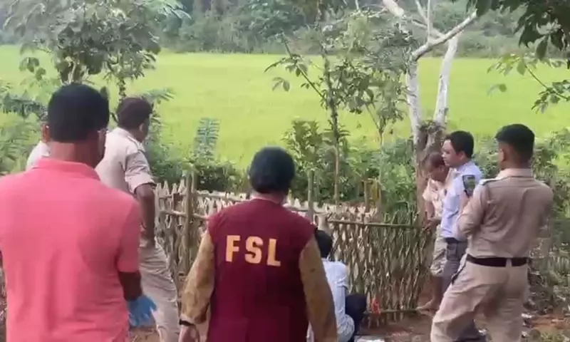 Tripura में जादू-टोना के शक में महिला की हत्या, पुलिस ने कब्र से शव निकाला Tripura में जादू-टोना के शक में महिला की हत्या, पुलिस ने कब्र से शव निकाला