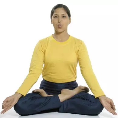 मुंह के छालों से राहत पाने के लिए करें योग और प्राणायाम, मानसिक तनाव भी होगा कम मुंह के छालों से राहत पाने के लिए करें योग और प्राणायाम, मानसिक तनाव भी होगा कम