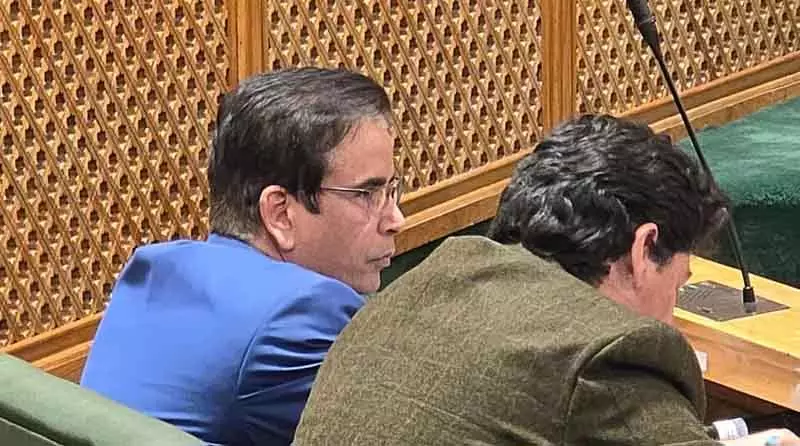 तनवीर सादिक ने जीके विज्ञापन पर लंबे प्रतिबंध पर सरकार से सवाल किया तनवीर सादिक ने जीके विज्ञापन पर लंबे प्रतिबंध पर सरकार से सवाल किया