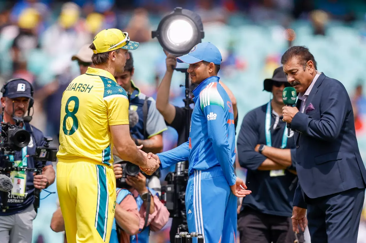 1st T20I: ऑस्ट्रेलिया ने भारत के खिलाफ पहले बल्लेबाजी का फैसला किया 1st T20I: ऑस्ट्रेलिया ने भारत के खिलाफ पहले बल्लेबाजी का फैसला किया
