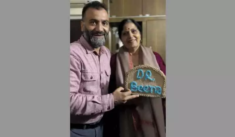 राष्ट्रपति पुरस्कार विजेता प्रो. बीना बुदकी ने छोटे तारे फाउंडेशन का दौरा किया राष्ट्रपति पुरस्कार विजेता प्रो. बीना बुदकी ने छोटे तारे फाउंडेशन का दौरा किया