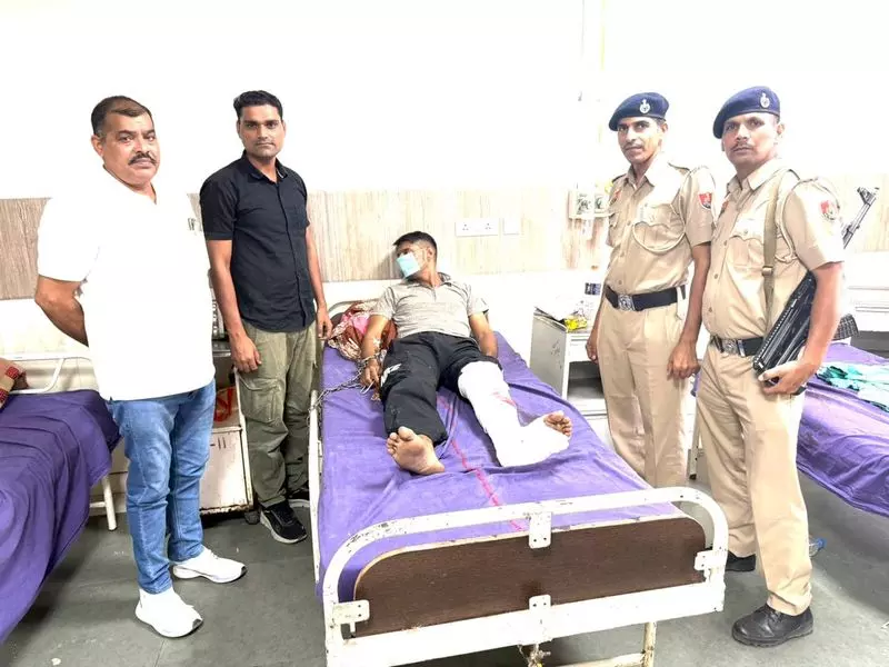 Kurukshetra में पुलिस मुठभेड़ के बाद बदमाश घायल, पकड़ा गया Kurukshetra में पुलिस मुठभेड़ के बाद बदमाश घायल, पकड़ा गया