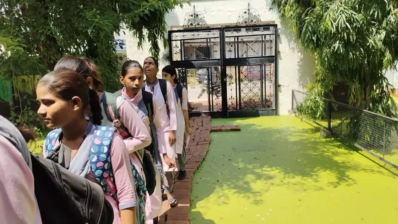 Haryana में सात साल में सरकारी स्कूलों की संख्या घटी, निजी स्कूलों की संख्या बढ़ी Haryana में सात साल में सरकारी स्कूलों की संख्या घटी, निजी स्कूलों की संख्या बढ़ी