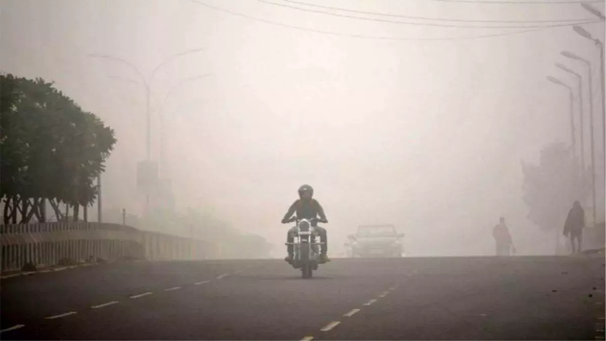 Chandigarh: हरियाणा में वायु गुणवत्ता चिंताजनक, AQI 488 तक पहुंचा Chandigarh: हरियाणा में वायु गुणवत्ता चिंताजनक, AQI 488 तक पहुंचा