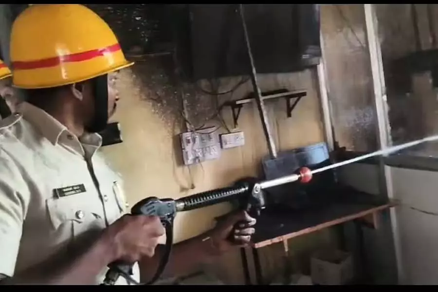 Surpura : केपीएस स्कूल में आग लगने की घटना Surpura : केपीएस स्कूल में आग लगने की घटना