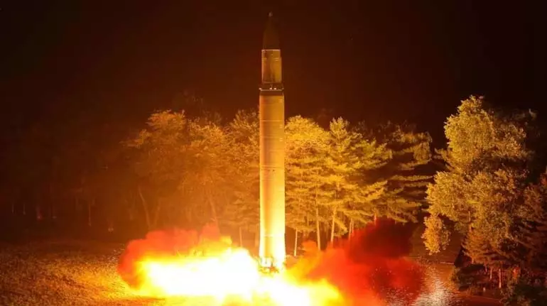 Nuclear testing: यह क्यों रोका गया, परीक्षण क्यों और किसके पास परमाणु हथियार हैं? Nuclear testing: यह क्यों रोका गया, परीक्षण क्यों और किसके पास परमाणु हथियार हैं?