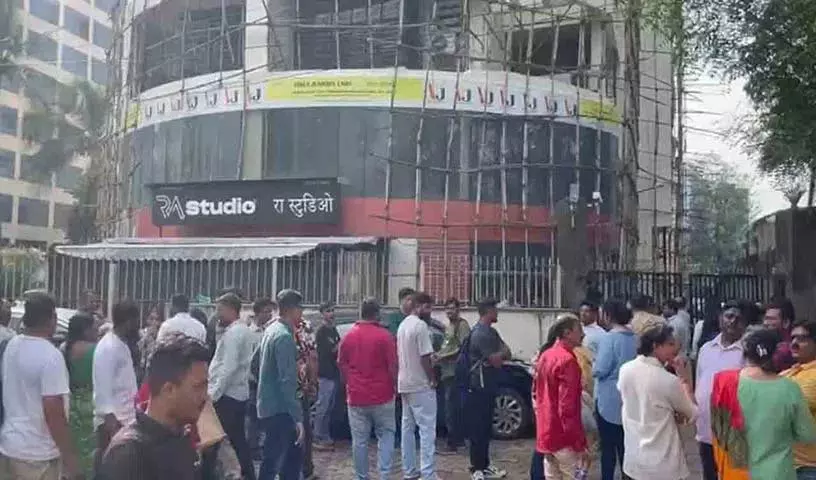 Studio में 20 बच्चों को बंधक बनाने वाले व्यक्ति को पुलिस ने बचाया Studio में 20 बच्चों को बंधक बनाने वाले व्यक्ति को पुलिस ने बचाया