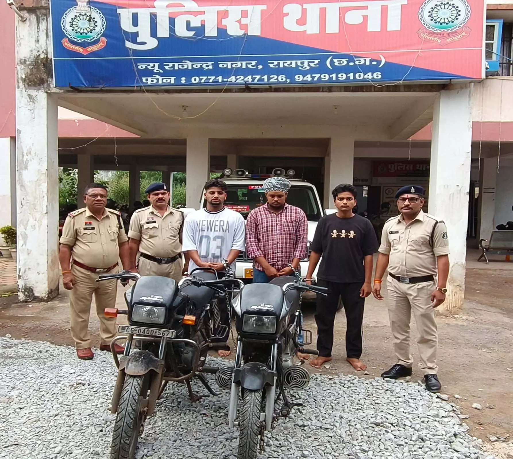 रायपुर के स्पा सेंटर में डकैती करने वाले तीन आरोपी गिरफ्तार रायपुर के स्पा सेंटर में डकैती करने वाले तीन आरोपी गिरफ्तार