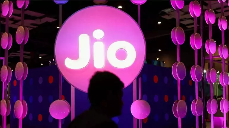 Reliance और गूगल ने जियो यूजर्स को 18 महीने के लिए जेमिनी प्रो मुफ्त में दिया Reliance और गूगल ने जियो यूजर्स को 18 महीने के लिए जेमिनी प्रो मुफ्त में दिया