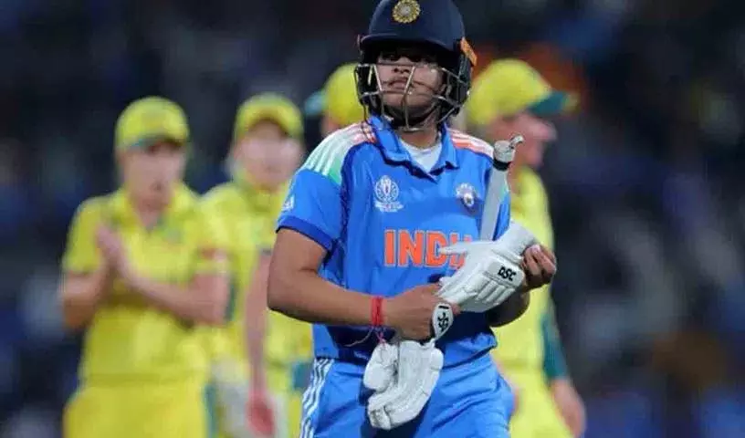 पारी के दूसरे ओवर में Shafali सस्ते में आउट पारी के दूसरे ओवर में Shafali सस्ते में आउट