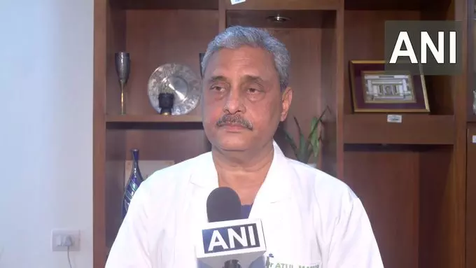 बढ़ते प्रदूषण से बढ़ रहा हार्ट अटैक का खतरा: डॉक्टर अतुल माथुर की चेतावनी बढ़ते प्रदूषण से बढ़ रहा हार्ट अटैक का खतरा: डॉक्टर अतुल माथुर की चेतावनी