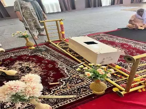 गुरुद्वारे में दिनदहाड़े चोरी: दान पेटी से 40 हजार पार गुरुद्वारे में दिनदहाड़े चोरी: दान पेटी से 40 हजार पार