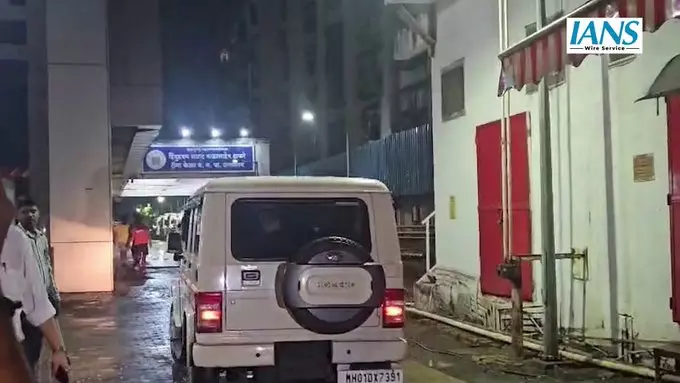 अपहरणकर्ता रोहित आर्य का शव ट्रॉमा हॉस्पिटल से JJ अस्पताल भेजा जाएगा अपहरणकर्ता रोहित आर्य का शव ट्रॉमा हॉस्पिटल से JJ अस्पताल भेजा जाएगा