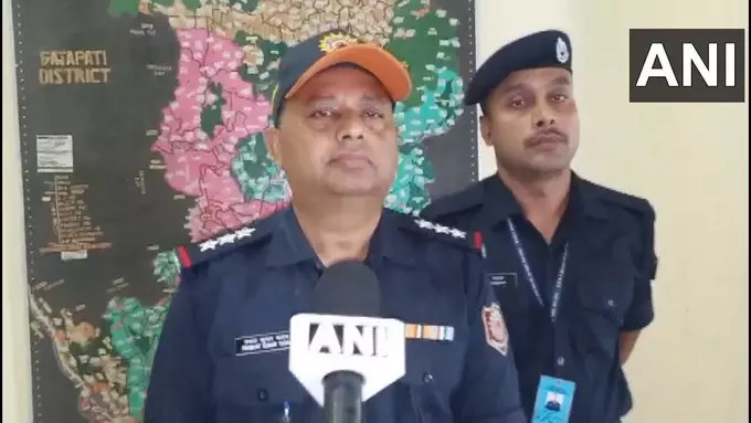 चक्रवात ‘मोंथा’ के बाद एनडीआरएफ की सक्रियता — उखड़ी सड़कें बहाल, ग्रामीणों को दी जागरूकता प्रशिक्षण चक्रवात ‘मोंथा’ के बाद एनडीआरएफ की सक्रियता — उखड़ी सड़कें बहाल, ग्रामीणों को दी जागरूकता प्रशिक्षण