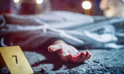 Navi Mumbai : तालोजा में कथित दहेज उत्पीड़न के बाद महिला ने आत्महत्या कर ली Navi Mumbai : तालोजा में कथित दहेज उत्पीड़न के बाद महिला ने आत्महत्या कर ली