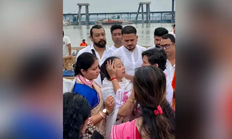 Assam: जुबीन गर्ग की अस्थियां ब्रह्मपुत्र नदी में विसर्जित की गईं
