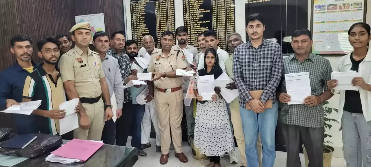 Jind: पुलिस की मेहनत रंग लाई, गुम मोबाइल लौटे सही हाथों में