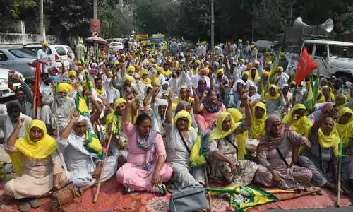 बठिंडा में किसान नेता और उनके परिजनों के खिलाफ हत्या के मामले के विरोध में BKU कार्यकर्ताओं ने प्रदर्शन किया बठिंडा में किसान नेता और उनके परिजनों के खिलाफ हत्या के मामले के विरोध में BKU कार्यकर्ताओं ने प्रदर्शन किया