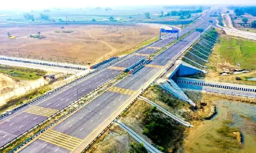 Lucknow: यूपी में विकास का नया दौर, एक्सप्रेसवे बने तरक्की का प्रतीक