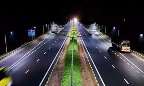 Lucknow: यूपी में बनेगा नया फोर लेन हाईवे, जोड़ेगा पड़ोसी देश से संपर्क Lucknow: यूपी में बनेगा नया फोर लेन हाईवे, जोड़ेगा पड़ोसी देश से संपर्क