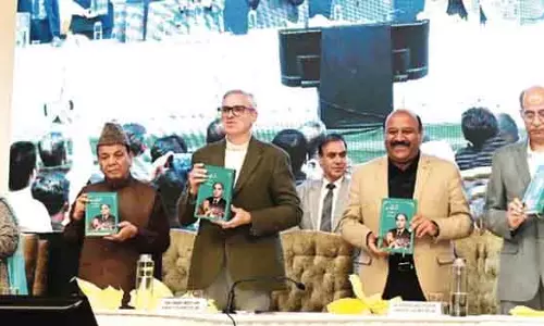 CM ने जारी किया ‘दुर्र-ए-नायाब’, सकीना इटू ने पिता वली मुहम्मद इटू को दी श्रद्धांजलि CM ने जारी किया ‘दुर्र-ए-नायाब’, सकीना इटू ने पिता वली मुहम्मद इटू को दी श्रद्धांजलि