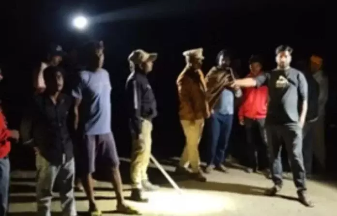 Bahraich: कतर्नियाघाट में दर्दनाक नाव दुर्घटना, कई लोग लापता Bahraich: कतर्नियाघाट में दर्दनाक नाव दुर्घटना, कई लोग लापता